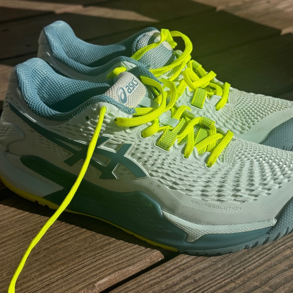 Women's ASICS GEL-RESOLUTION 9 Size 8 *EUC* (Soothing Sea/Gris Blue color way)